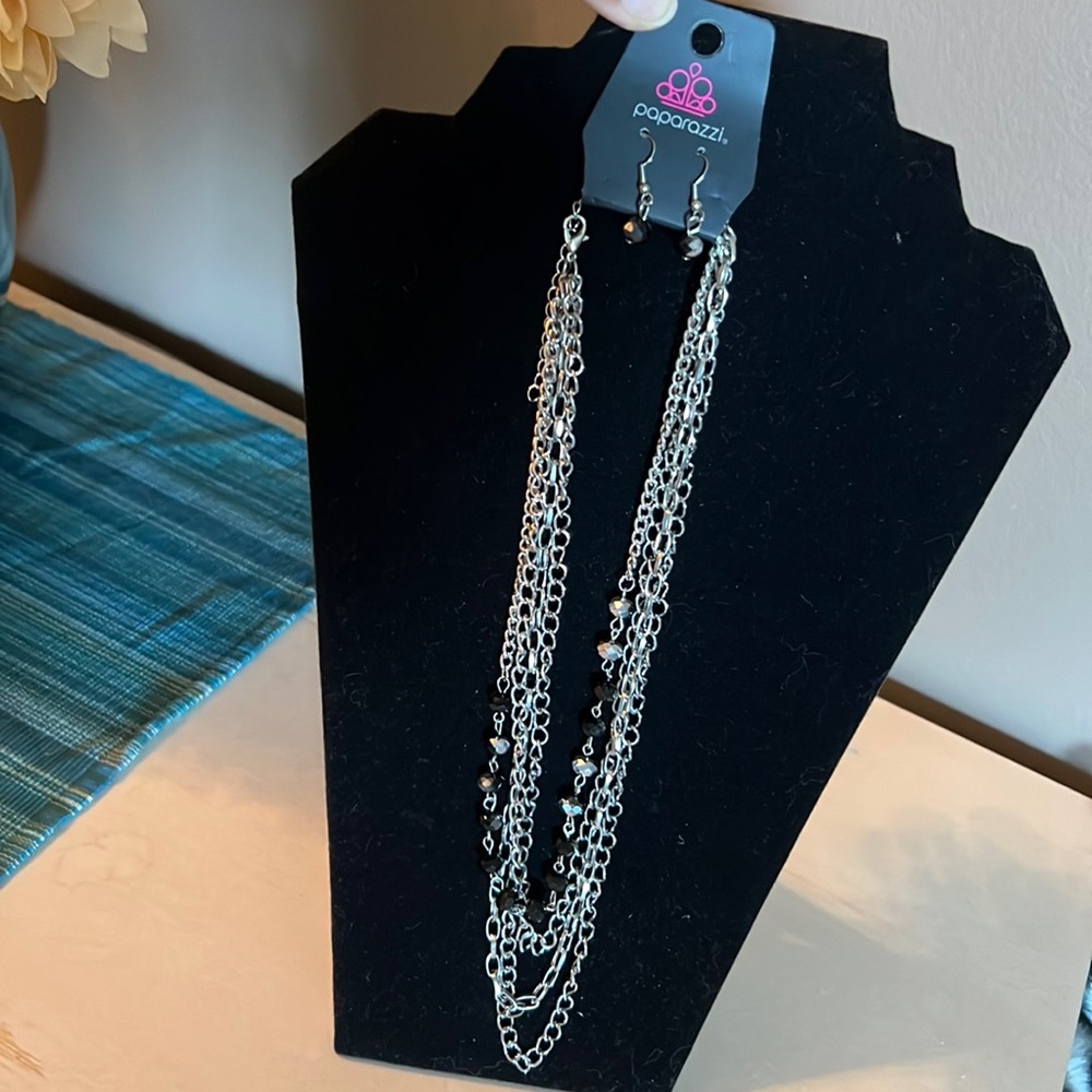 Paparazzi necklace and earrings set-NWT
